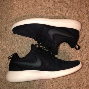 Women’s Nike Roshe Run 2